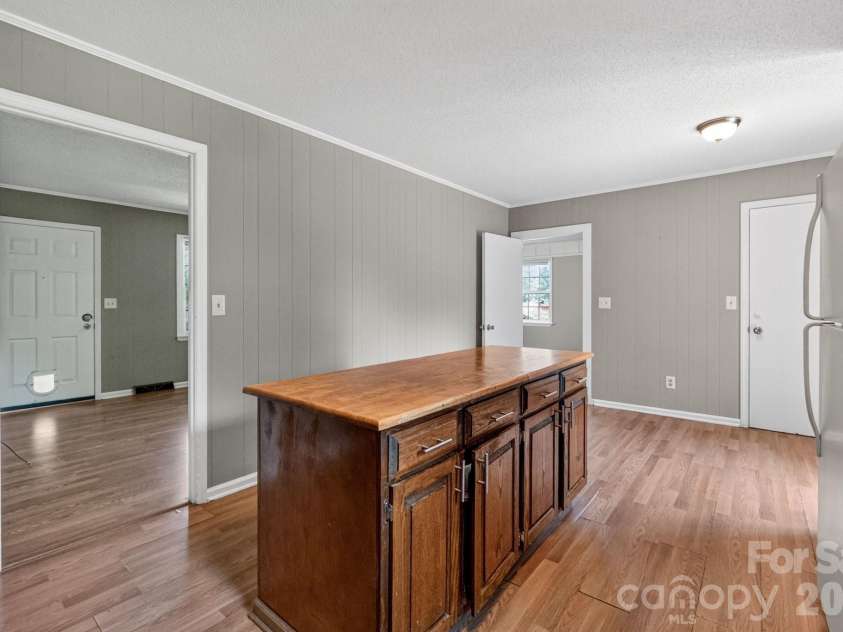 123 Robinette Lane, Statesville, NC 28625.  MLS# CAR4414963, YatesRealty ID 45287. 