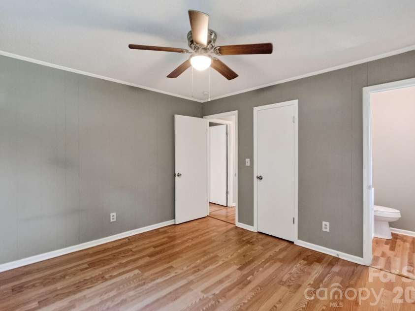 123 Robinette Lane, Statesville, NC 28625.  MLS# CAR4414963, YatesRealty ID 45287. 