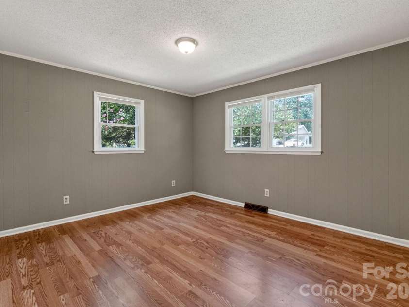123 Robinette Lane, Statesville, NC 28625.  MLS# CAR4414963, YatesRealty ID 45287. 