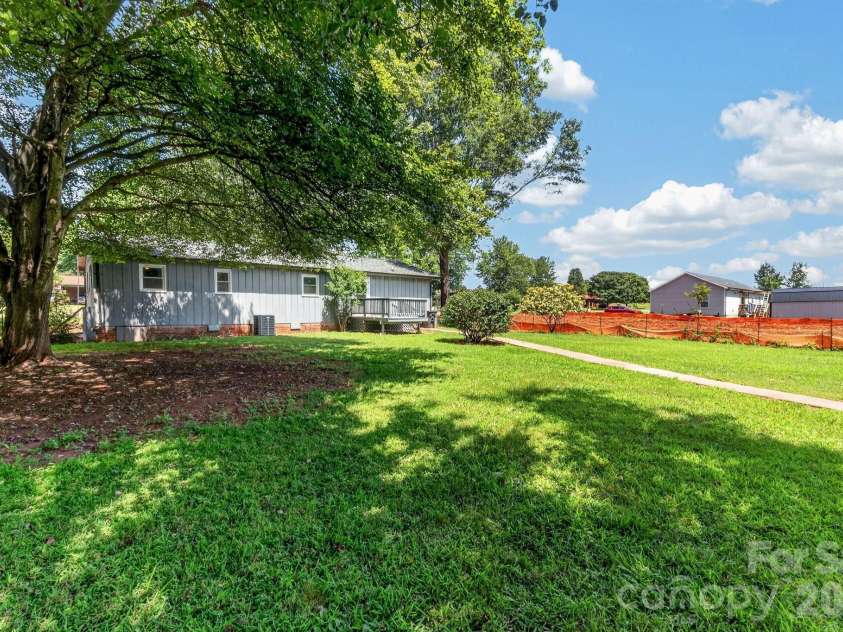 123 Robinette Lane, Statesville, NC 28625.  MLS# CAR4414963, YatesRealty ID 45287. 