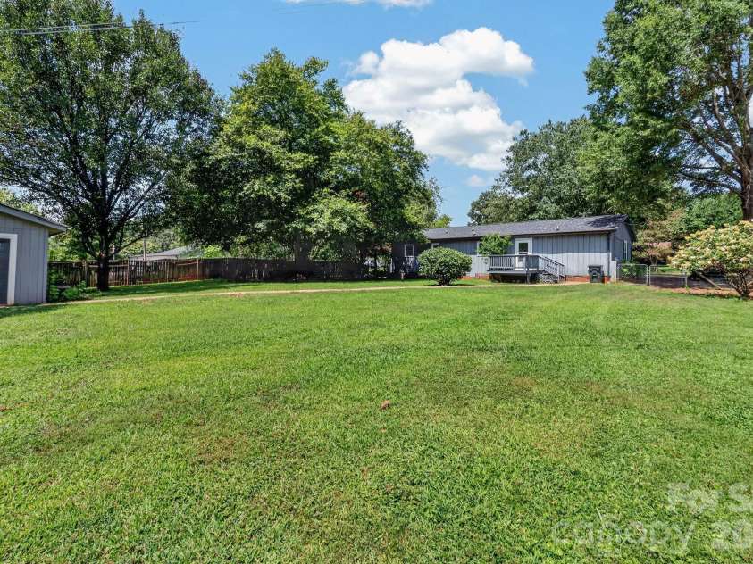 123 Robinette Lane, Statesville, NC 28625.  MLS# CAR4414963, YatesRealty ID 45287. 