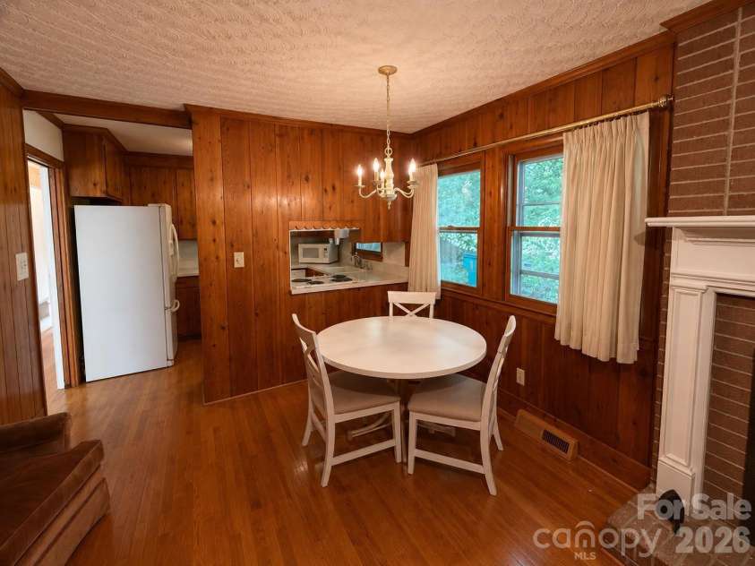 6124 Donna Drive, Charlotte, NC 28213.  MLS# CAR4416169, YatesRealty ID 45289. 
