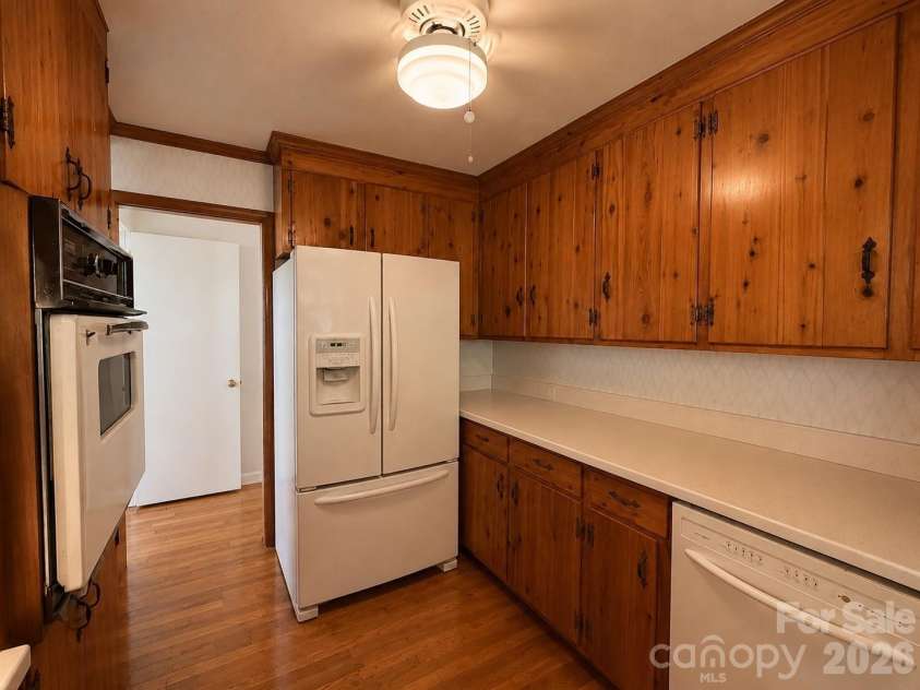 6124 Donna Drive, Charlotte, NC 28213.  MLS# CAR4416169, YatesRealty ID 45289. 