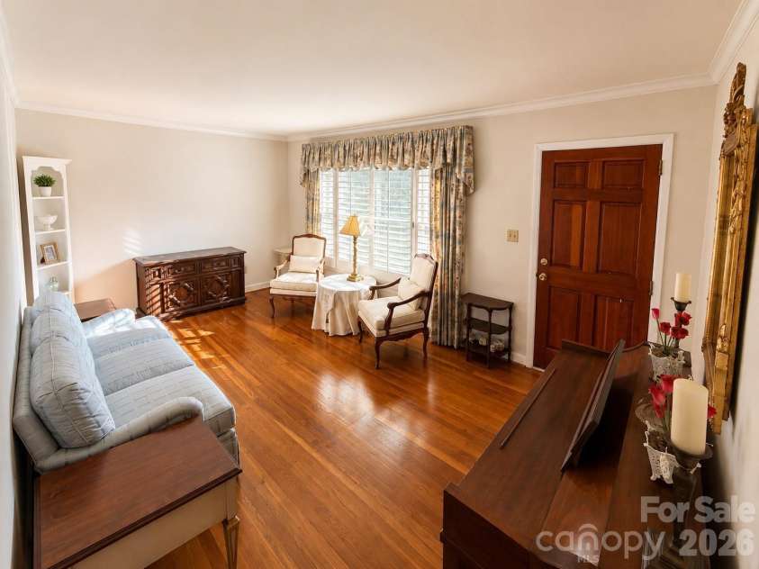 6124 Donna Drive, Charlotte, NC 28213.  MLS# CAR4416169, YatesRealty ID 45289. 