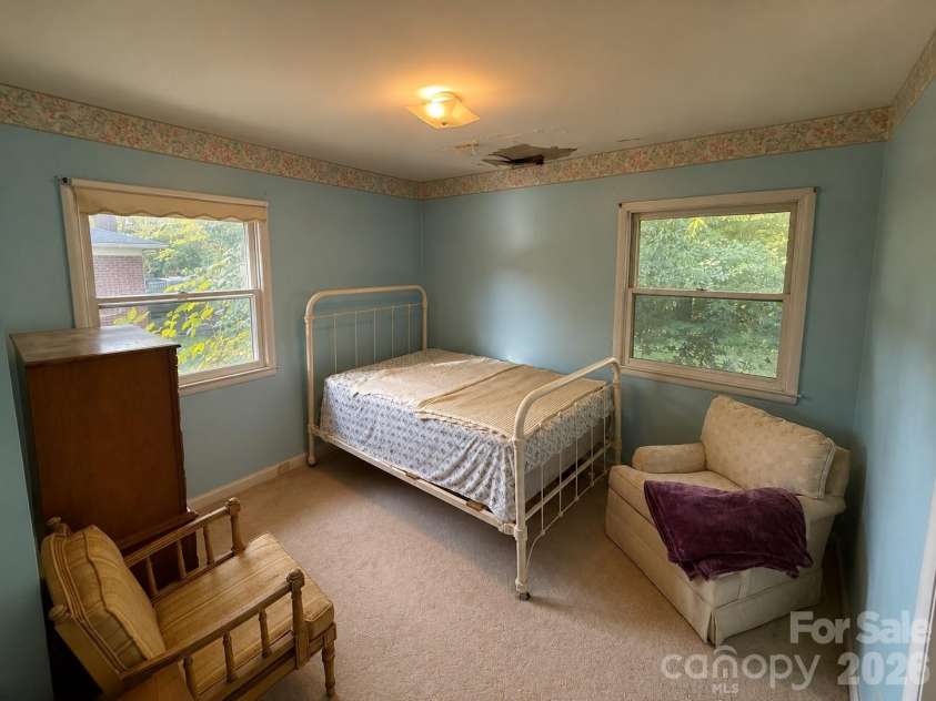 6124 Donna Drive, Charlotte, NC 28213.  MLS# CAR4416169, YatesRealty ID 45289. 