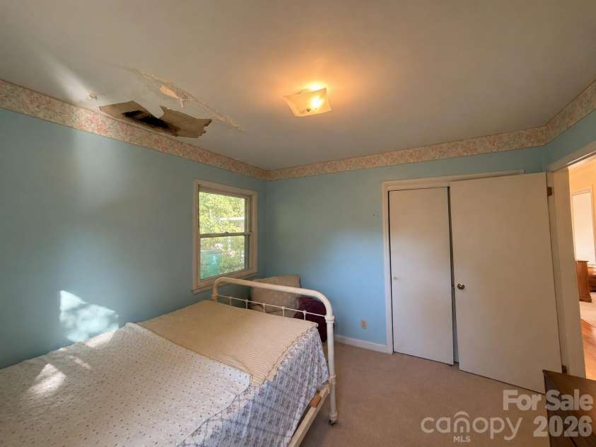 6124 Donna Drive, Charlotte, NC 28213.  MLS# CAR4416169, YatesRealty ID 45289. 