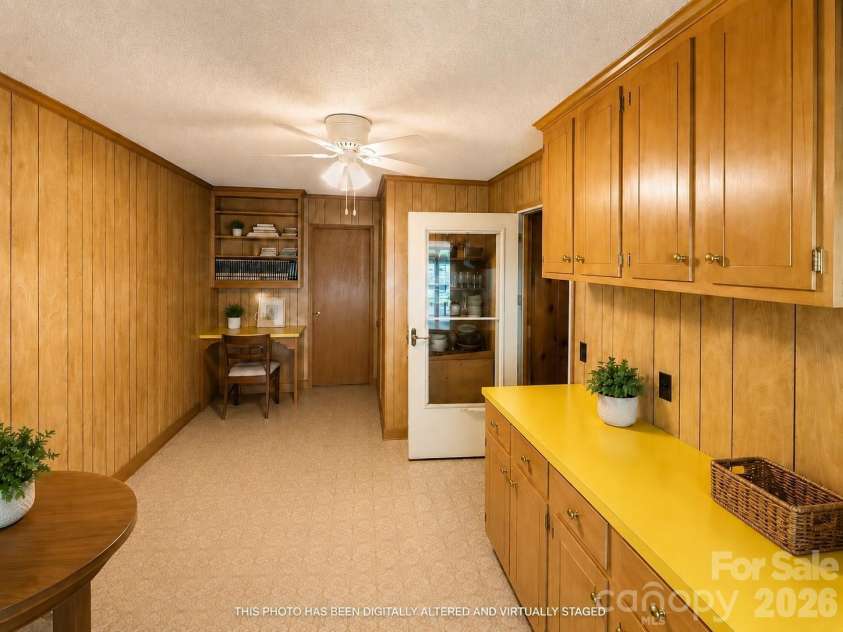 6124 Donna Drive, Charlotte, NC 28213.  MLS# CAR4416169, YatesRealty ID 45289. 