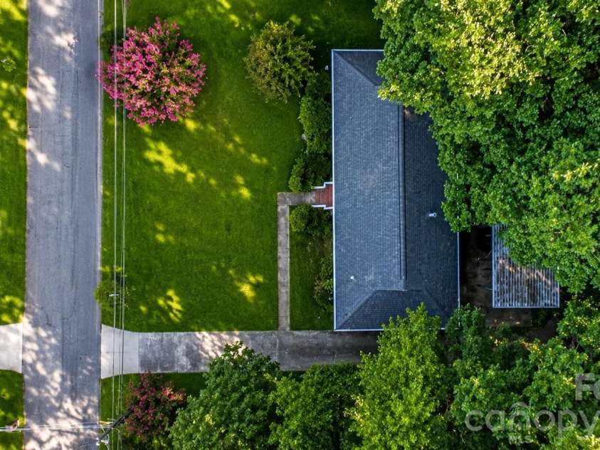 6124 Donna Drive, Charlotte, NC 28213.  MLS# CAR4416169, YatesRealty ID 45289. 