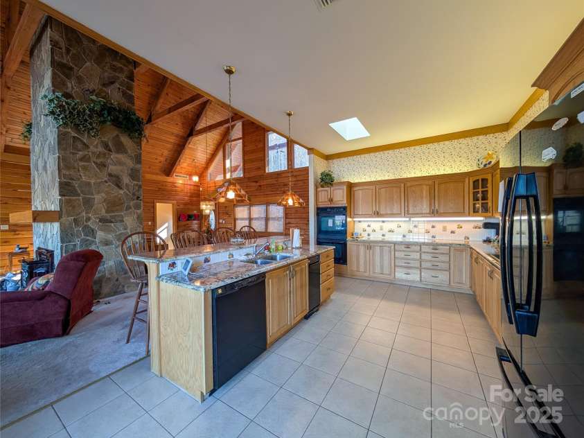210 Miners Ridge Drive, Burnsville, NC 28714.  MLS# CAR4235026, YatesRealty ID 4529. 