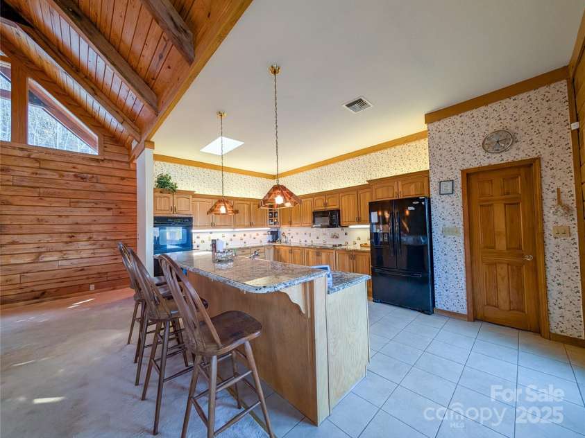210 Miners Ridge Drive, Burnsville, NC 28714.  MLS# CAR4235026, YatesRealty ID 4529. 