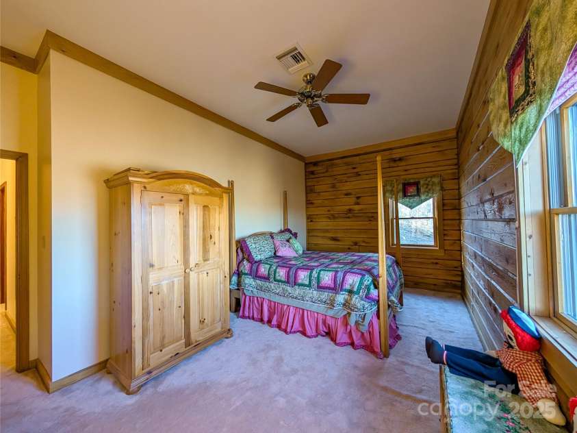 210 Miners Ridge Drive, Burnsville, NC 28714.  MLS# CAR4235026, YatesRealty ID 4529. 