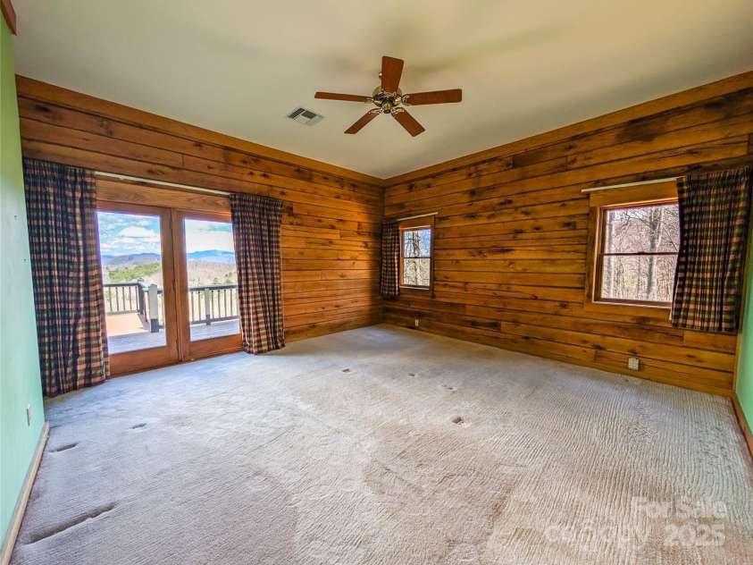 210 Miners Ridge Drive, Burnsville, NC 28714.  MLS# CAR4235026, YatesRealty ID 4529. 