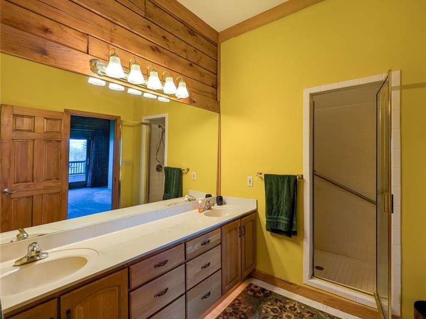 210 Miners Ridge Drive, Burnsville, NC 28714.  MLS# CAR4235026, YatesRealty ID 4529. 