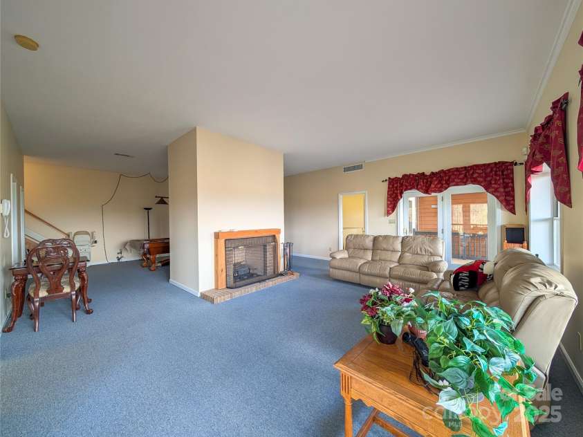 210 Miners Ridge Drive, Burnsville, NC 28714.  MLS# CAR4235026, YatesRealty ID 4529. 