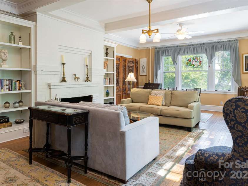 46 Cumberland Circle, Asheville, NC 28801.  MLS# CAR4280409, YatesRealty ID 4529. 