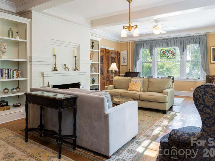 46 Cumberland Circle, Asheville, NC 28801.  MLS# CAR4280409, YatesRealty ID 4529. 