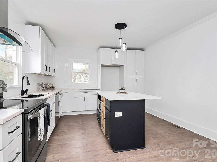 511 Oakwood Avenue, Albemarle, NC 28001.  MLS# CAR4334916, YatesRealty ID 4529. 