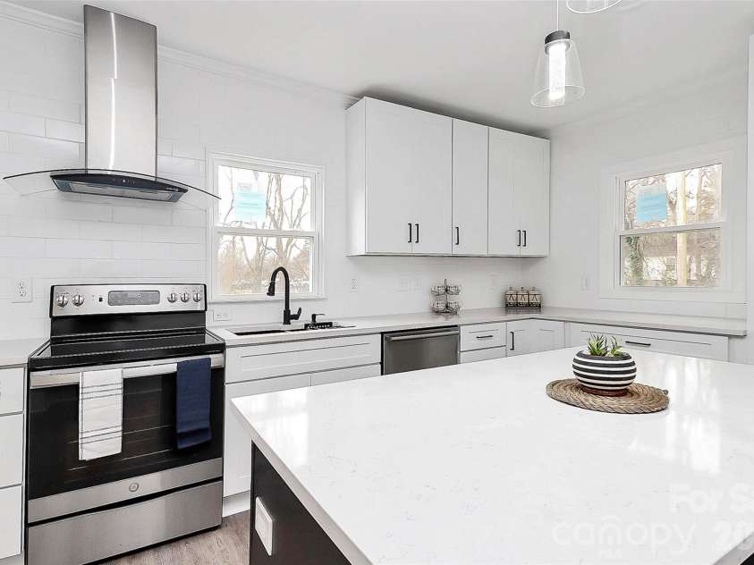 511 Oakwood Avenue, Albemarle, NC 28001.  MLS# CAR4334916, YatesRealty ID 4529. 