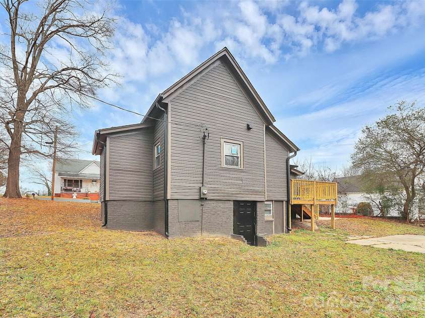 511 Oakwood Avenue, Albemarle, NC 28001.  MLS# CAR4334916, YatesRealty ID 4529. 