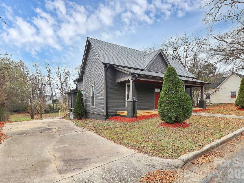 511 Oakwood Avenue, Albemarle, NC 28001.  MLS# CAR4334916, YatesRealty ID 4529. 