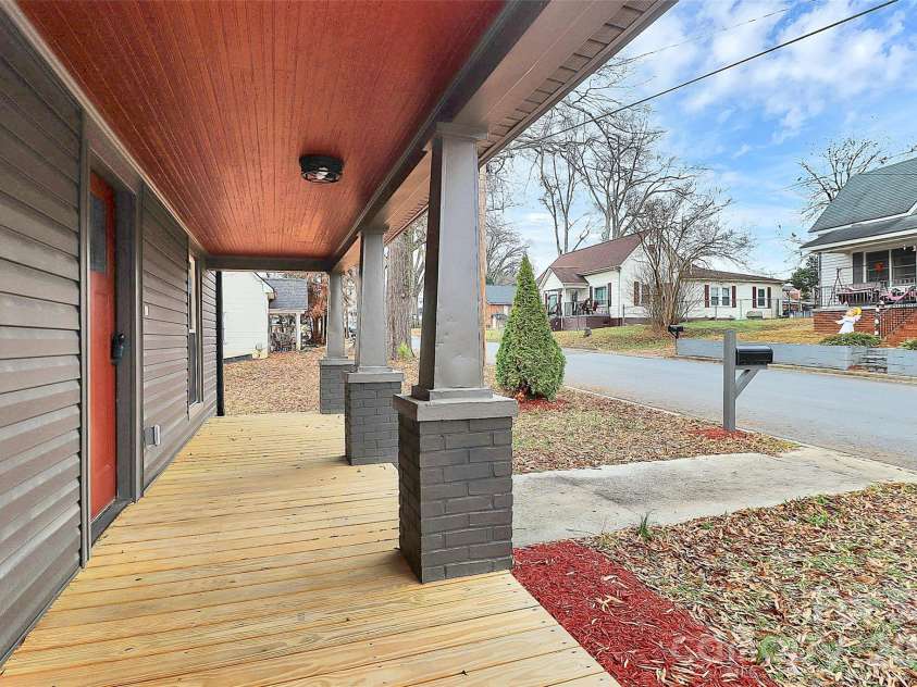 511 Oakwood Avenue, Albemarle, NC 28001.  MLS# CAR4334916, YatesRealty ID 4529. 