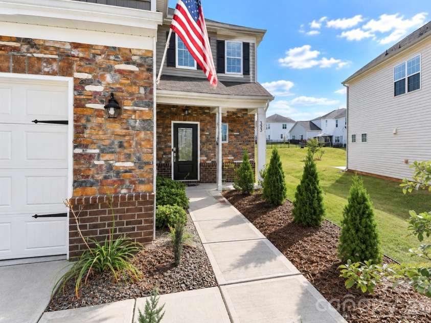 333 Kennerly Center Drive, Mooresville, NC 28115.  MLS# CAR4413957, YatesRealty ID 45290. Front Door