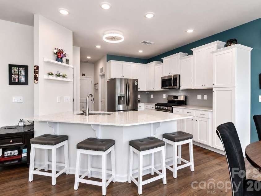 333 Kennerly Center Drive, Mooresville, NC 28115.  MLS# CAR4413957, YatesRealty ID 45290. Kitchen