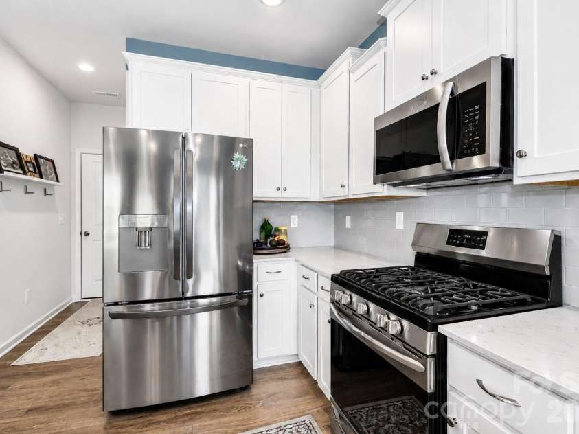 333 Kennerly Center Drive, Mooresville, NC 28115.  MLS# CAR4413957, YatesRealty ID 45290. Kitchen