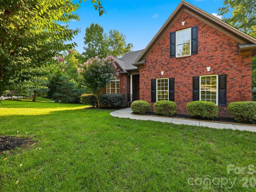 254 Streamside Place, Mooresville, NC 28115.  MLS# CAR4415969, YatesRealty ID 45291. 