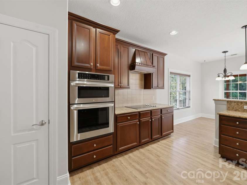 254 Streamside Place, Mooresville, NC 28115.  MLS# CAR4415969, YatesRealty ID 45291. 