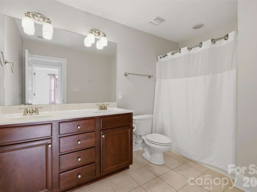 254 Streamside Place, Mooresville, NC 28115.  MLS# CAR4415969, YatesRealty ID 45291. 