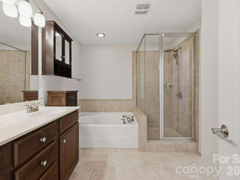 254 Streamside Place, Mooresville, NC 28115.  MLS# CAR4415969, YatesRealty ID 45291. 