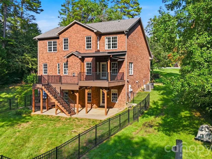 254 Streamside Place, Mooresville, NC 28115.  MLS# CAR4415969, YatesRealty ID 45291. 