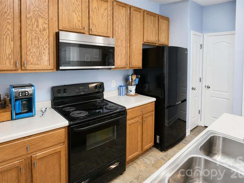 13039 Windy Lea Lane, Huntersville, NC 28078.  MLS# CAR4416176, YatesRealty ID 45294. 