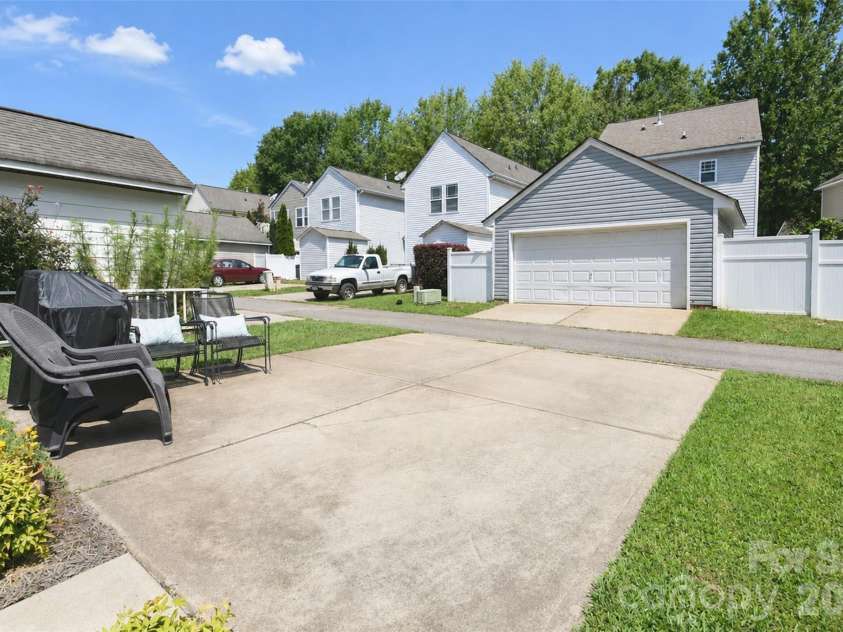 13039 Windy Lea Lane, Huntersville, NC 28078.  MLS# CAR4416176, YatesRealty ID 45294. 
