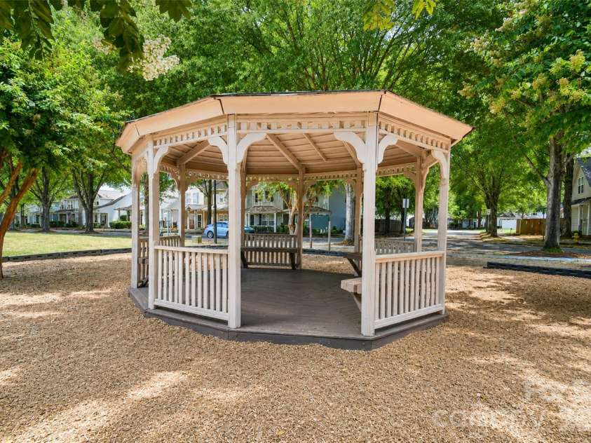 13039 Windy Lea Lane, Huntersville, NC 28078.  MLS# CAR4416176, YatesRealty ID 45294. 