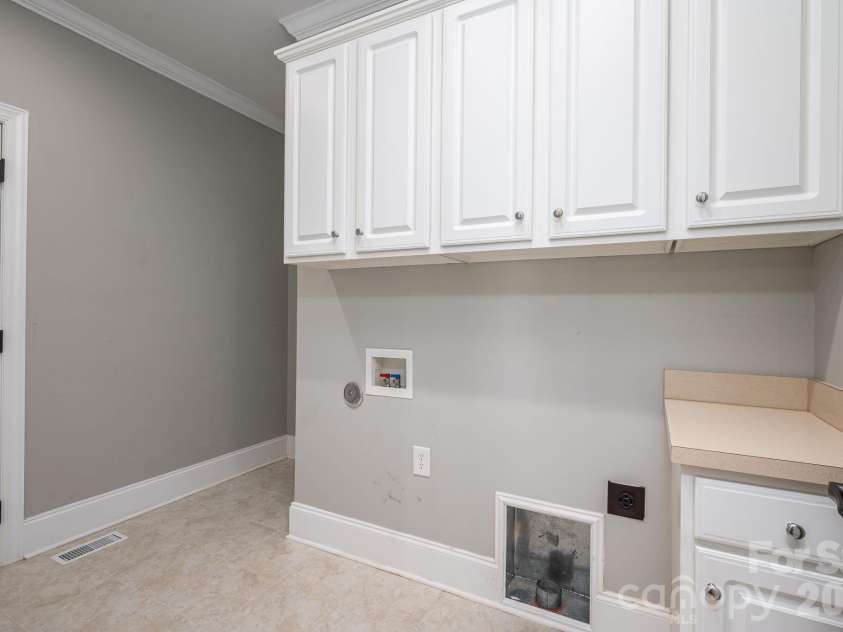 4108 Whim Shaft Drive, Lincolnton, NC 28092.  MLS# CAR4415409, YatesRealty ID 45297. Laundry