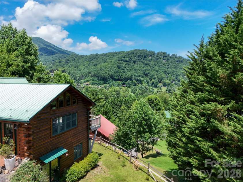 16 Hiawatha Drive, Maggie Valley, NC 28751.  MLS# CAR4405561, YatesRealty ID 45299. 