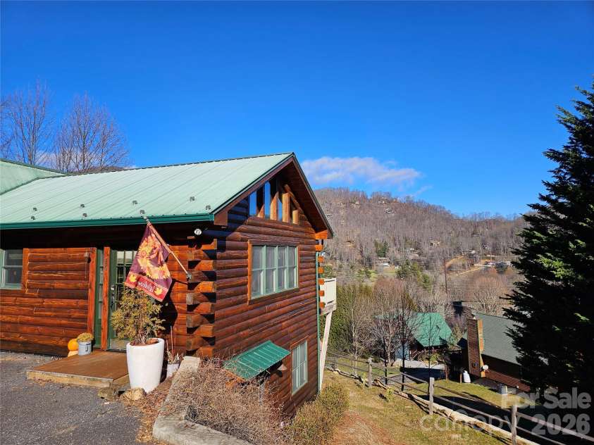 16 Hiawatha Drive, Maggie Valley, NC 28751.  MLS# CAR4405561, YatesRealty ID 45299. 