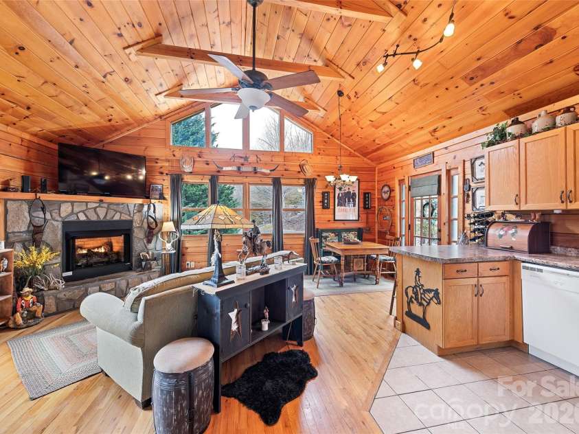 16 Hiawatha Drive, Maggie Valley, NC 28751.  MLS# CAR4405561, YatesRealty ID 45299. Main Living Area
