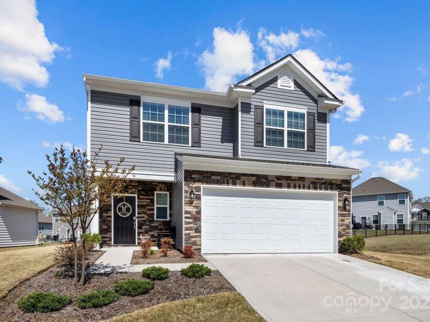 15122 Lake Ridge Road, Charlotte, NC 28278.  MLS# CAR4242300, YatesRealty ID 4530. 