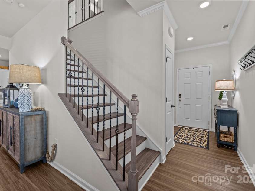 15122 Lake Ridge Road, Charlotte, NC 28278.  MLS# CAR4242300, YatesRealty ID 4530. 