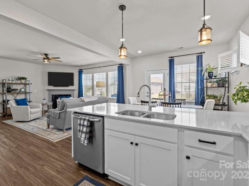 15122 Lake Ridge Road, Charlotte, NC 28278.  MLS# CAR4242300, YatesRealty ID 4530. 