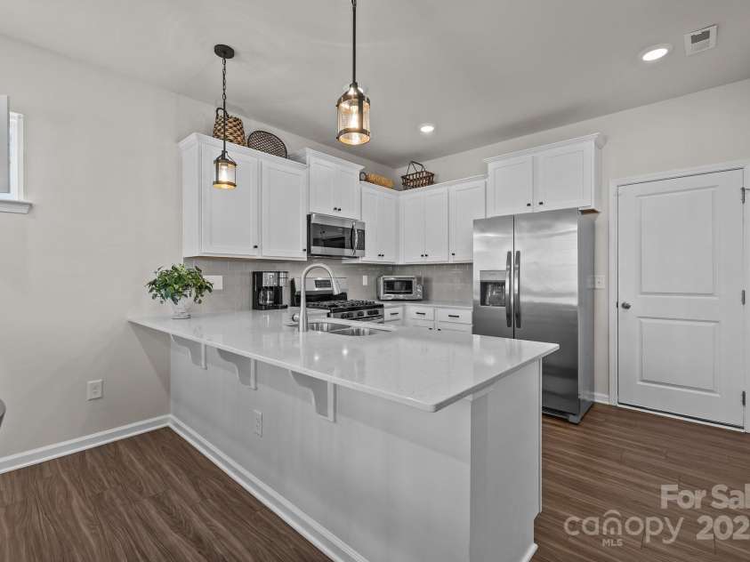 15122 Lake Ridge Road, Charlotte, NC 28278.  MLS# CAR4242300, YatesRealty ID 4530. 