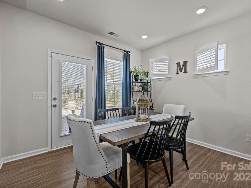 15122 Lake Ridge Road, Charlotte, NC 28278.  MLS# CAR4242300, YatesRealty ID 4530. 