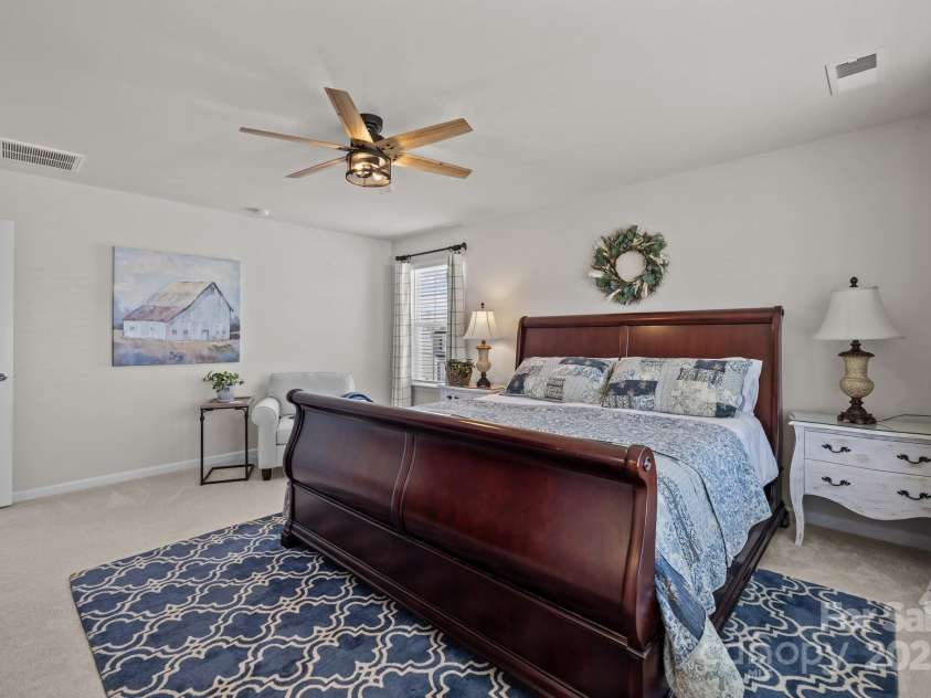 15122 Lake Ridge Road, Charlotte, NC 28278.  MLS# CAR4242300, YatesRealty ID 4530. 