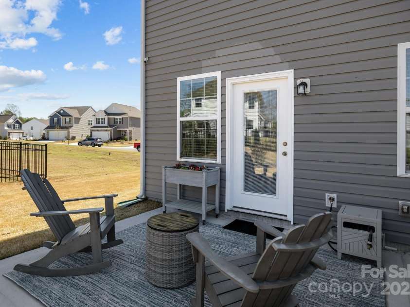 15122 Lake Ridge Road, Charlotte, NC 28278.  MLS# CAR4242300, YatesRealty ID 4530. 
