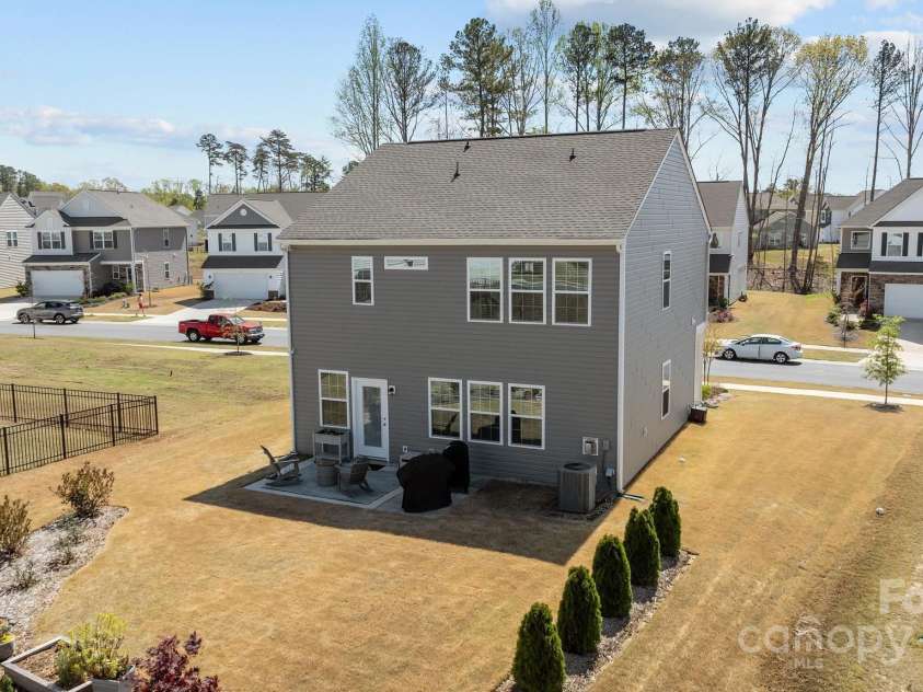 15122 Lake Ridge Road, Charlotte, NC 28278.  MLS# CAR4242300, YatesRealty ID 4530. 