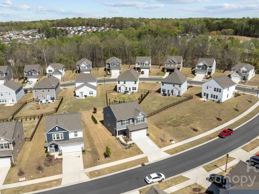 15122 Lake Ridge Road, Charlotte, NC 28278.  MLS# CAR4242300, YatesRealty ID 4530. 