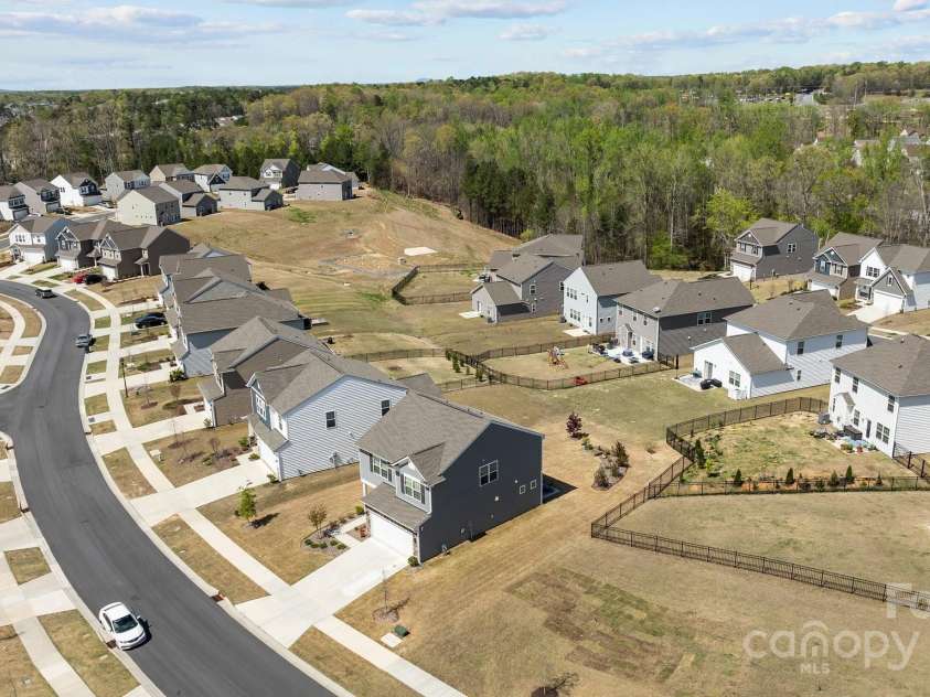 15122 Lake Ridge Road, Charlotte, NC 28278.  MLS# CAR4242300, YatesRealty ID 4530. 